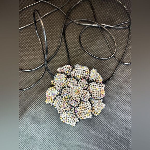 Statement Rhinestone Rose Chocker Necklace - Picture 14 of 14